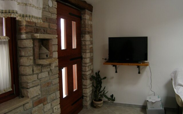 Easeful Pifar Apartment great location