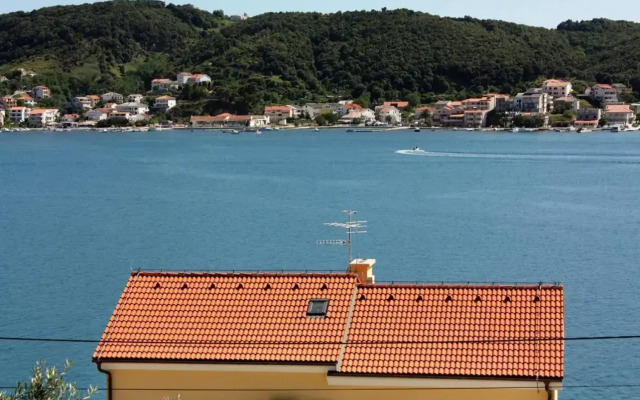 Apartments by the sea Supetarska Draga - Gornja, Rab - 5055