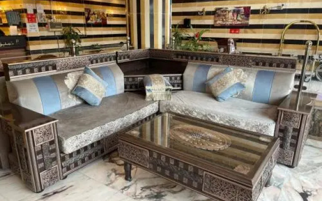 OYO 586 Al Tamayoz Al Raqi Hira