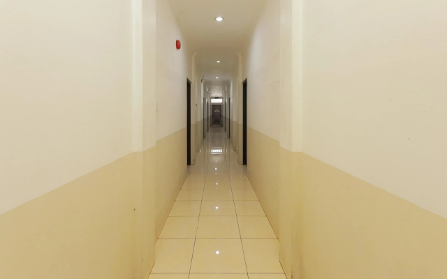 RedDoorz near Juanda Airport T1