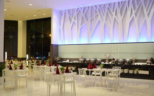 Grand Alora Hotel