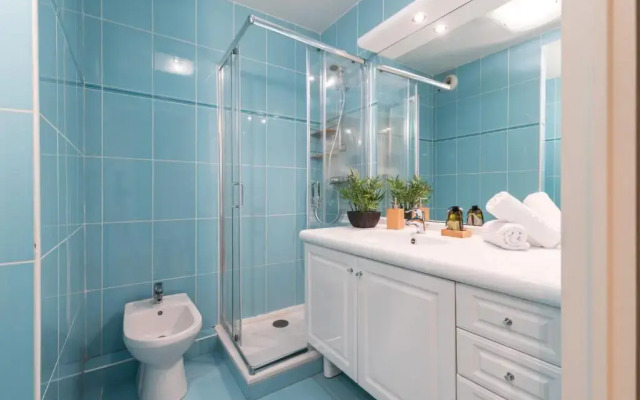 Nice 1 Bedroom downtown Carré d'Or with garage