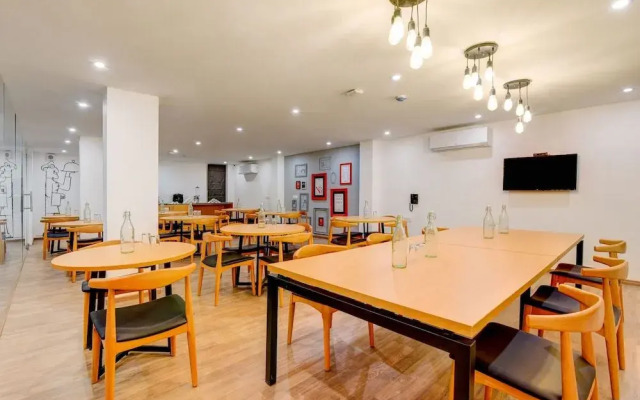 OYO Townhouse 219, Sector 49, Gurgaon
