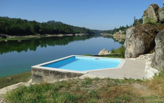 Mansion in Dao Valley by River Beach