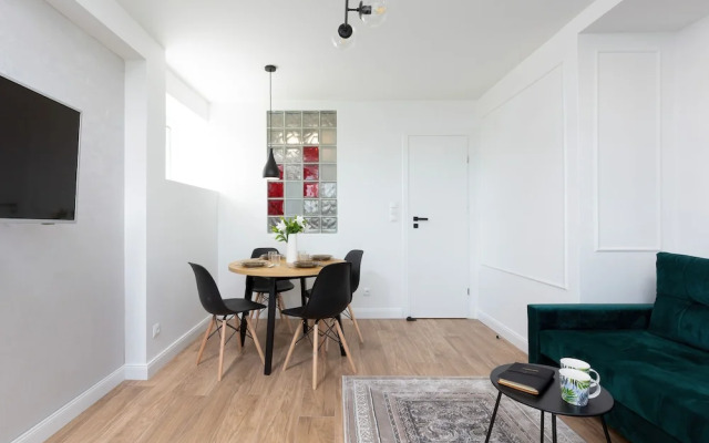 Apartment Popiełuszki Warsaw by Renters