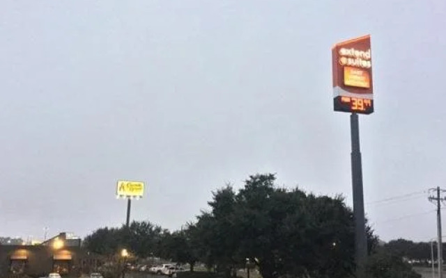 Extenda Suites Mobile North (Ex Red Roof Inn North)