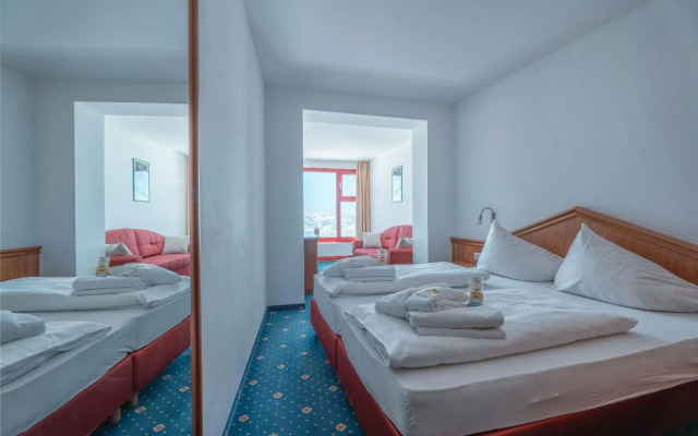 Glacier Hotel Grawand