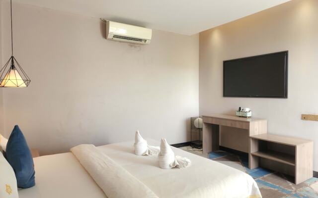 Sunshine Hotel