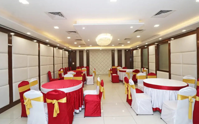 Omang Hotel by OYO Rooms