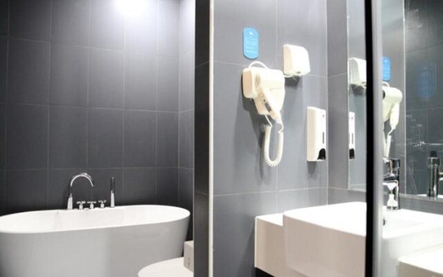 Hanting Hotel Binjiangdao