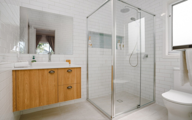 Exquisitely Spacious 3-bed Home