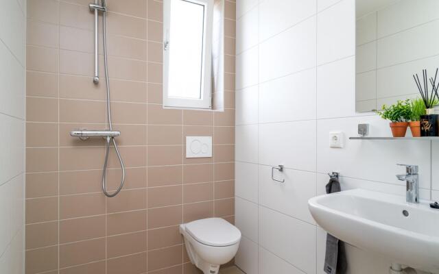 Modern Chalet With Dishwasher, in Friesland