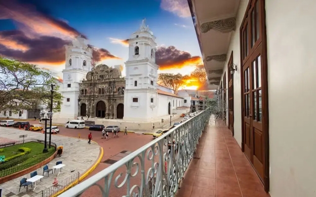The Plaza Catedral Views by Acomodo Casco Viejo