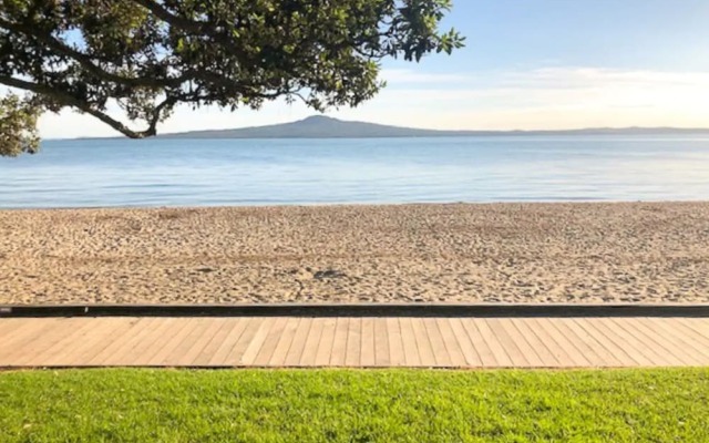 Stunning and Modern 4 Bedroom Townhouse Near Kohi Beach