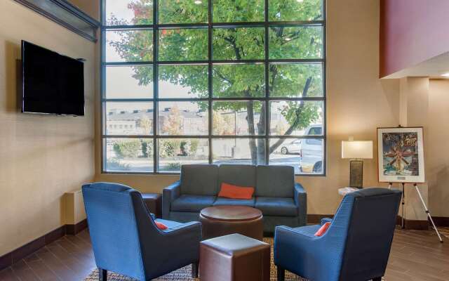 Comfort Suites Bethlehem Near Lehigh University and LVI Airport