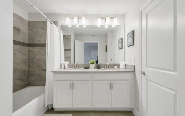 4815lulaby 4 Bedroom Townhouse