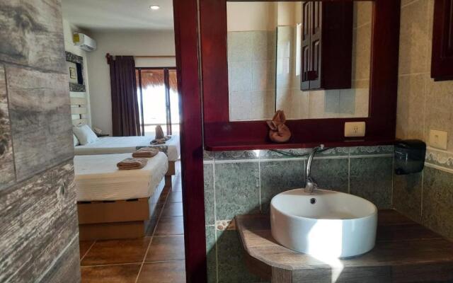 Porto Coral Hotel & Suites