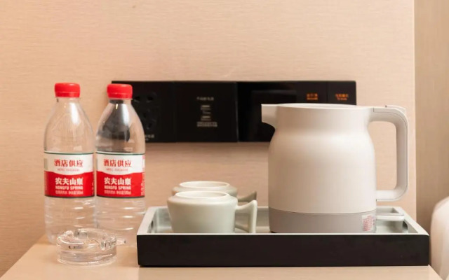 Lavande Hotel (Zhongshan Shiqi Daxin Xinduhui,North of Zhongshan Railway Station)