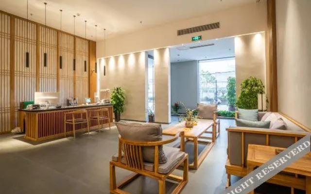 Qianna Yayue Hotel (Zhengzhou High-tech Zone Science Avenue store)