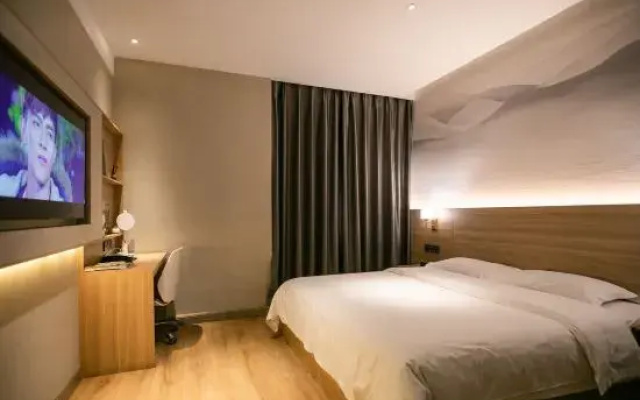 Huifeng Hotel