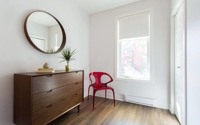 Brand New 3 Bedroom With Rooftop Patio