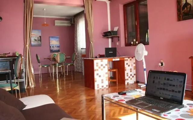 City Beach Hostel