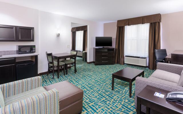Holiday Inn Express & Suites Wyomissing by IHG