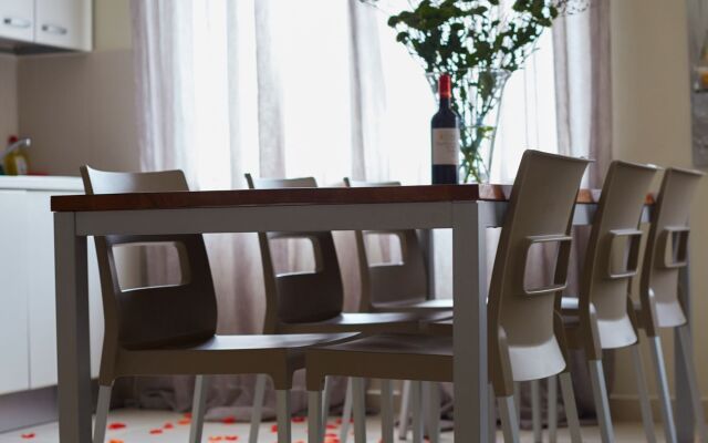 Axis Suites Hotel