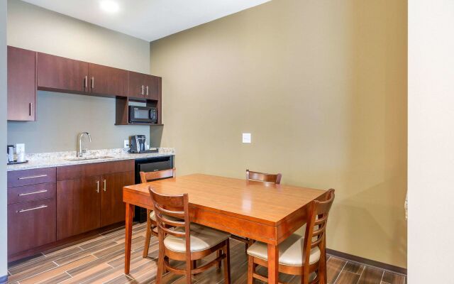 Comfort Suites Burlington near I-5