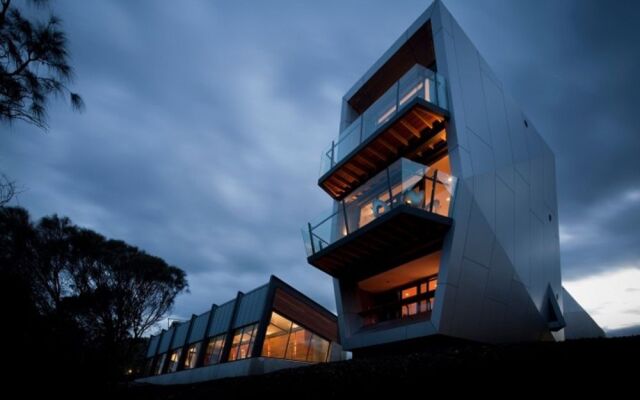 Mona Pavilions