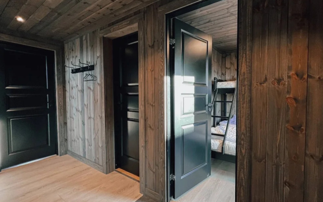 Modern Mountain Cabin - 3 Bedrooms - Sleeps 7