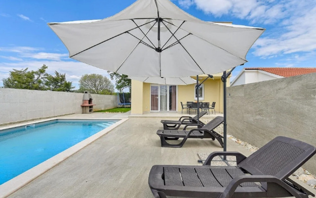Modern Villa With Private Hydromassage Pool