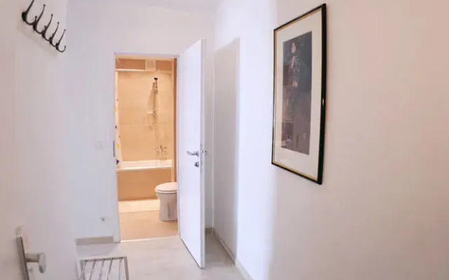 Joes Apartments 1050