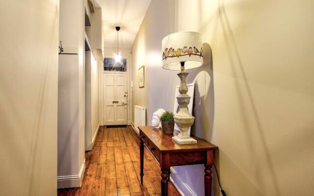 Stylishly Presented City Centre Apartment