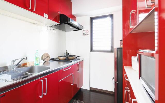Modern, Clean, Comfortable Beds, 62 sqm Dotombori