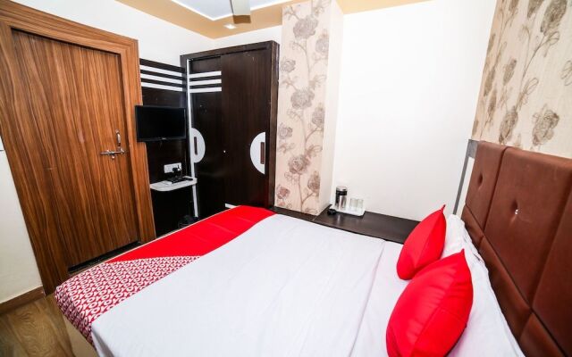 OYO 18651 Hotel Sharda