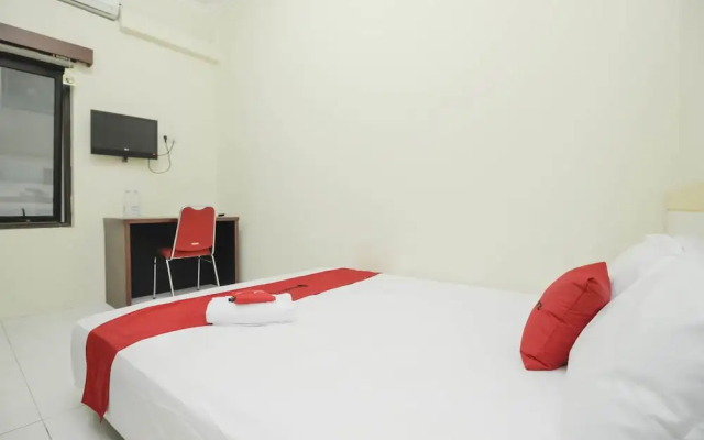 RedDoorz near Sriwijaya University Palembang - Hotel in Palembang - Photo 2