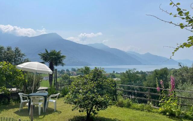 Apartment in a hamlet with lake view - Larihome A05