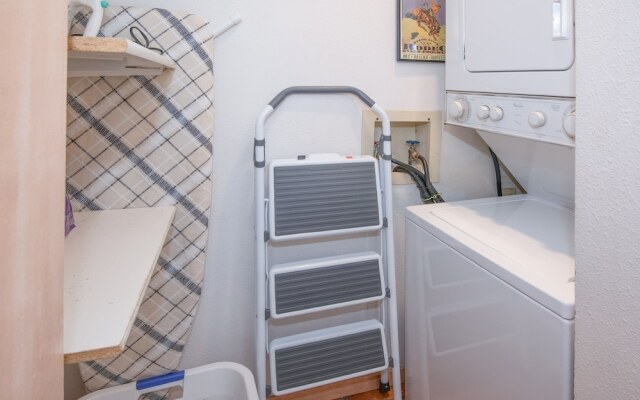 Snowfox #302 2 Bedroom Condo by RedAwning