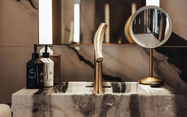 Sax Paris, LXR Hotels & Resorts