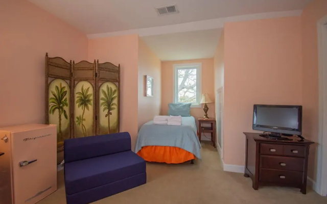 101 Ocean Point Dr