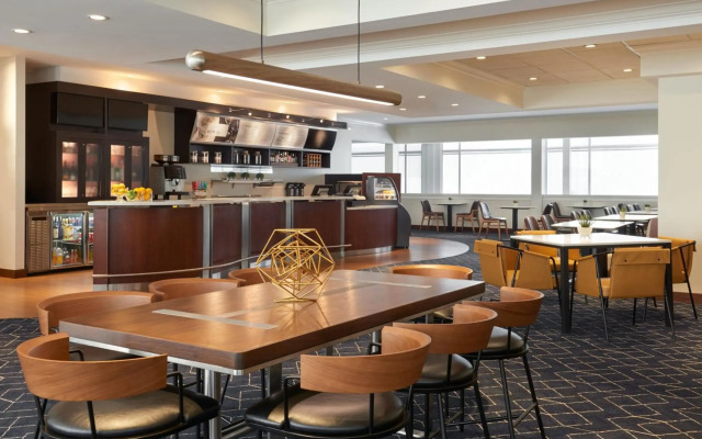 Courtyard by Marriott Downtown Ottawa