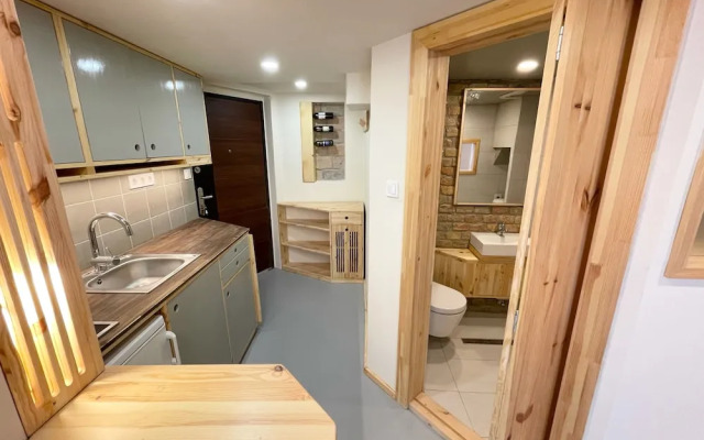 Lavender Circus Hostel And Apartments