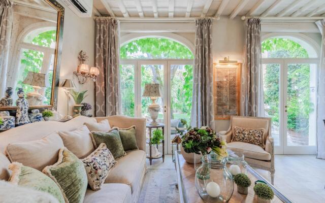 La Casina in Lucca With 2 Bedrooms and 3 Bathrooms