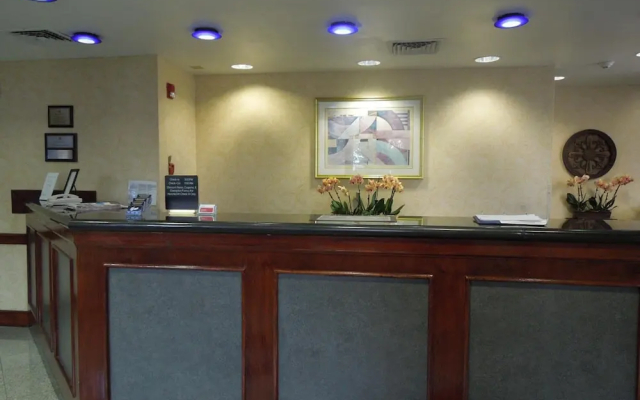 Red Carpet Inn & Suites