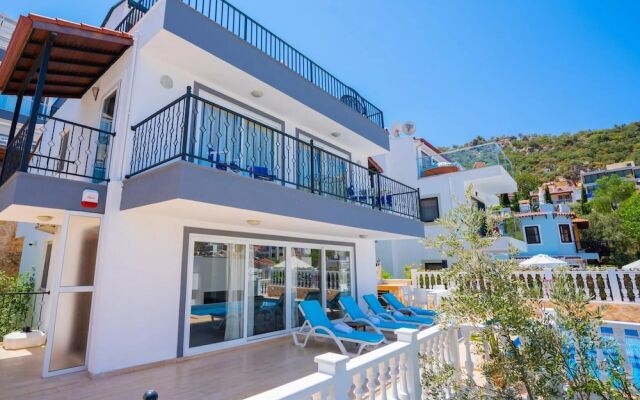 Charming 4-bed Villa in Kalkan Magnificent View