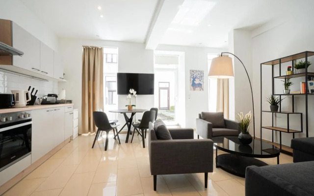 Modern and lovely apartment next to subway station