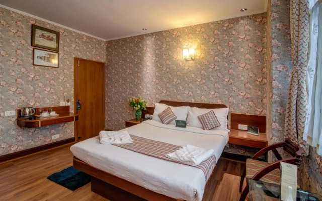 Muscatel Spring Burn - 100 Mts from Mall Road