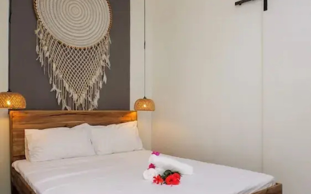 Sip Sunset Hostel and Lounge