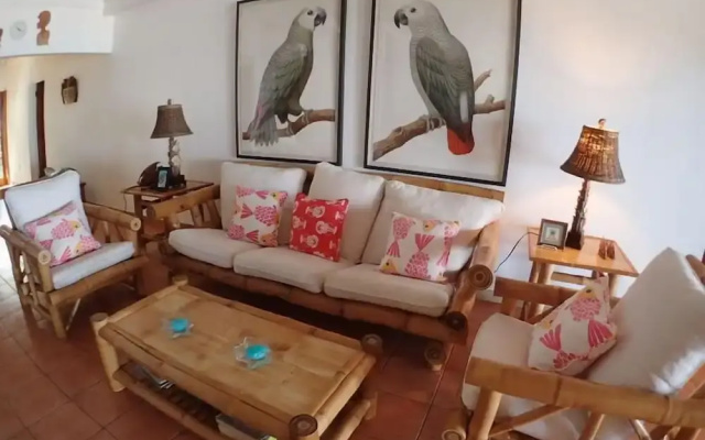 Tumac Villa, 4BR by Jamaican Treasures
